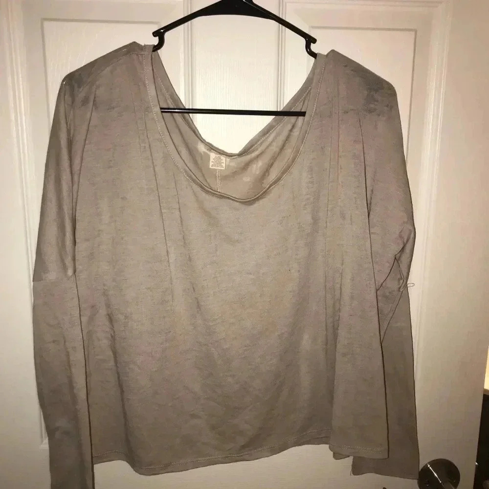 🧾Tan long sleeve shirt